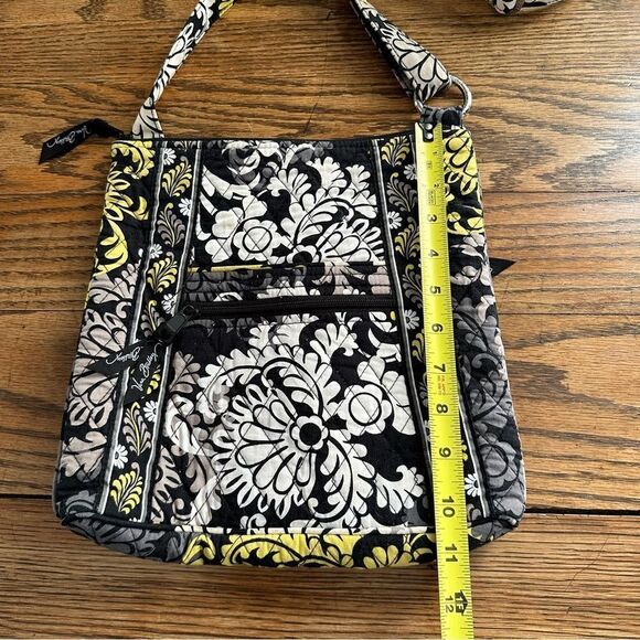 VERA BRADLEY Baroque Crossbody Purse Hipster Black Yellow - Picture 2 of 8